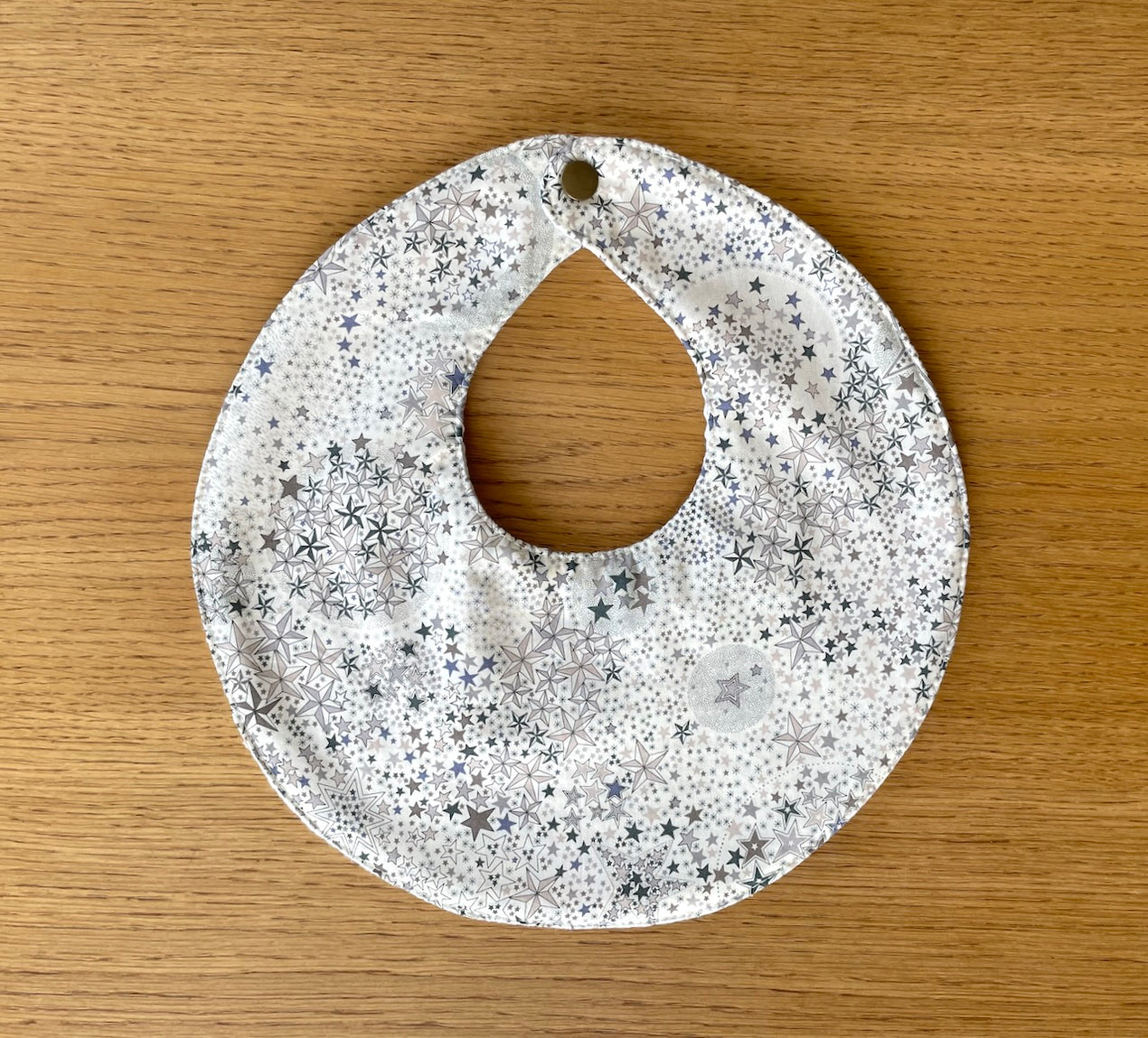 Adelajda Baby Bib – spoon & tamago