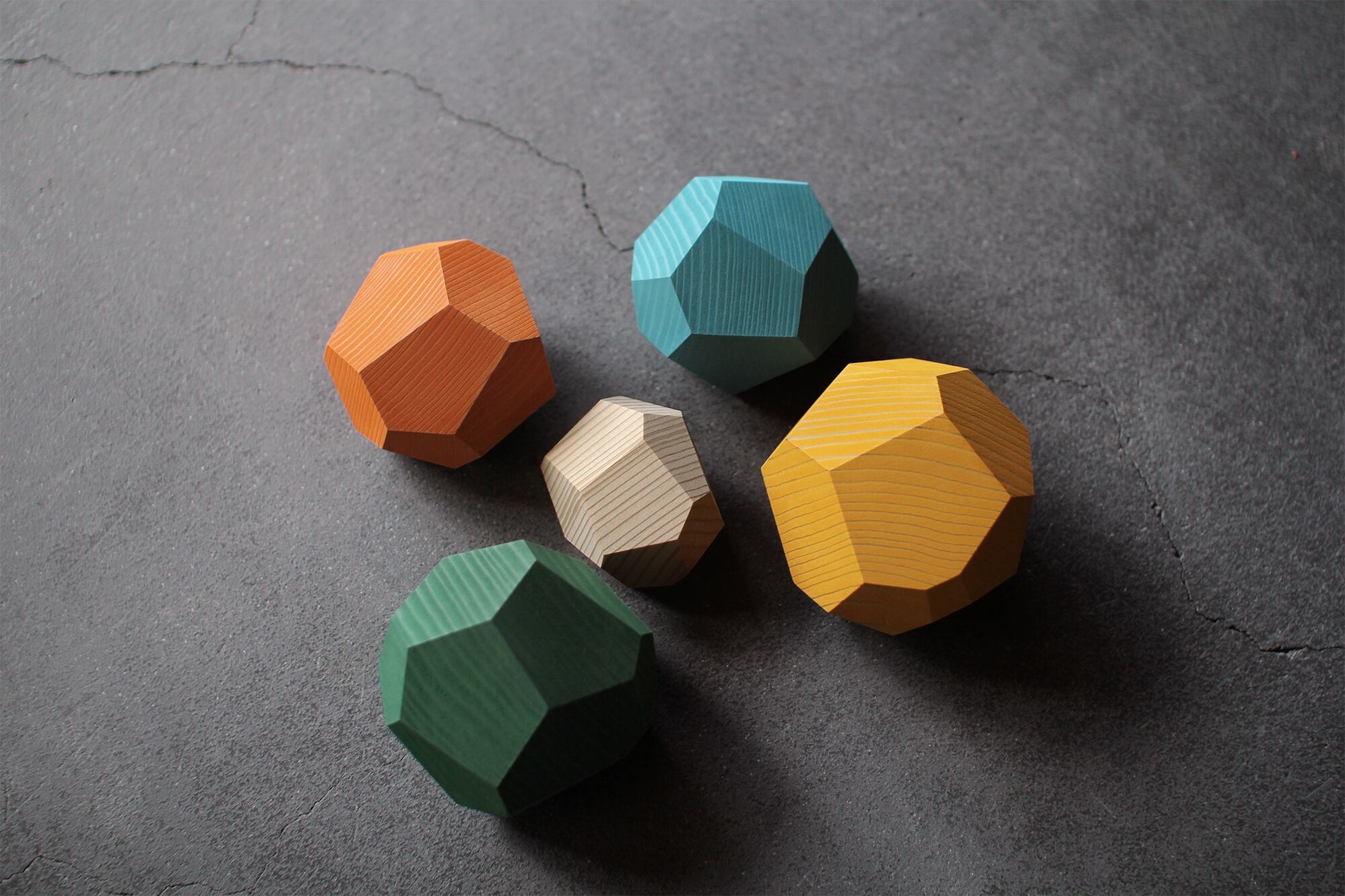Tumi-Isi Wooden Stacking Rocks (color mix) – spoon & tamago